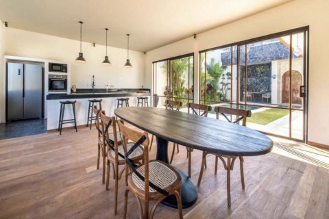3 bedrooms Villa in Kerobokan, Badung, Bali (17255) 2