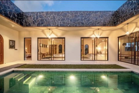 3 bedrooms Villa in Kerobokan, Badung, Bali (17255)