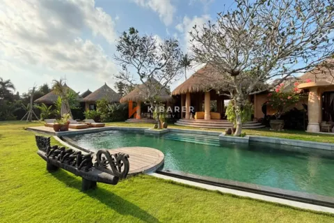 5 bedrooms Villa in Munggu, Mengwi, Badung, Bali (17304) 2