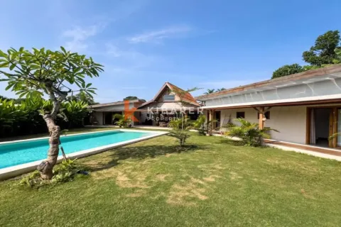Vila 3 kamar tidur di Kediri, Tabanan, Bali (17232) 2