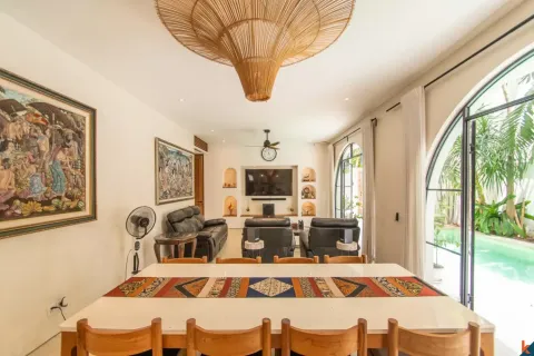 5 bedrooms Villa in Badung, Bali (17530) 19