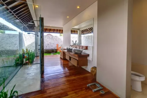 Vila 3 kamar tidur di Kerobokan, Badung, Bali (17229) 12