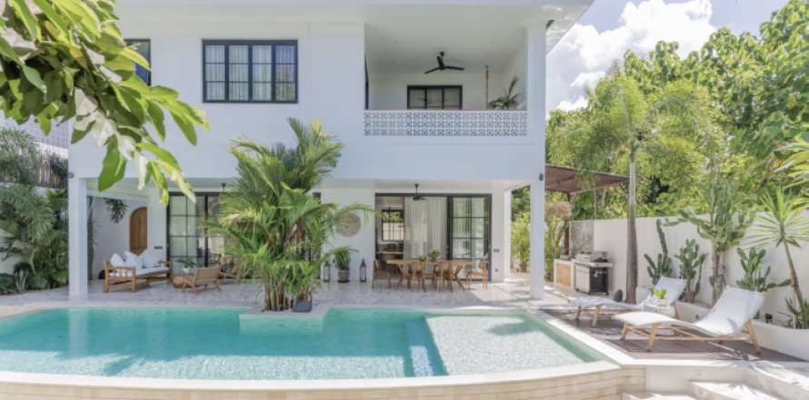 4 bedrooms Villa in South Kuta, Badung, Bali (17251)