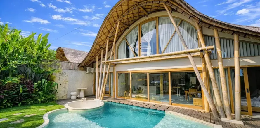 Vila 3 kamar tidur di Tibubeneng, Badung, Bali (10844)