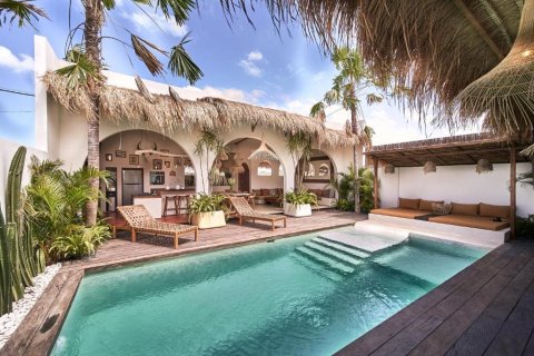 Vila 3 kamar tidur di Kerobokan, Badung, Bali (9759)