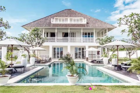 Vila 8 kamar tidur di Canggu, Badung, Bali (10707)