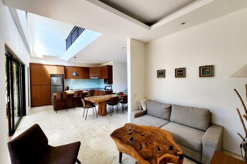 Vila 3 kamar tidur di Kuta, Badung, Bali (8899)