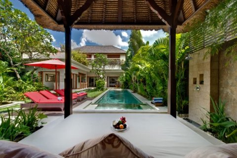 Vila 4 kamar tidur di Seminyak, Badung, Bali (1276)