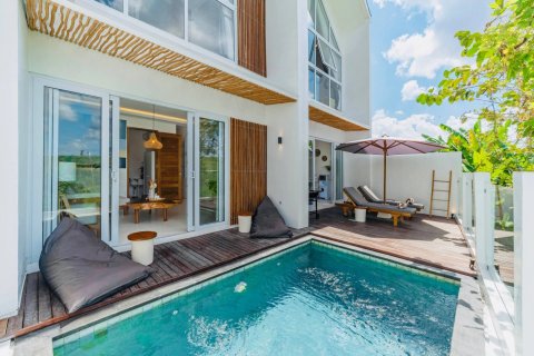 Vila 4 kamar tidur di Tibubeneng, Badung, Bali (14503)