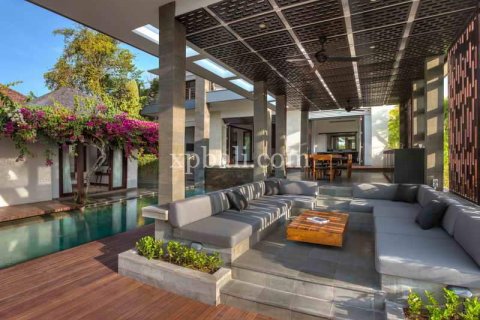 Vila 5 kamar tidur di Jimbaran, Badung, Bali (977)