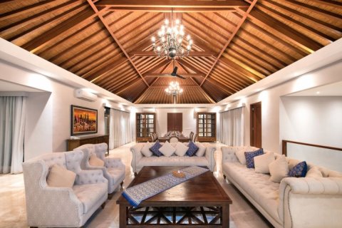 5 bedrooms Villa in South Kuta, Badung, Bali (1168) 4