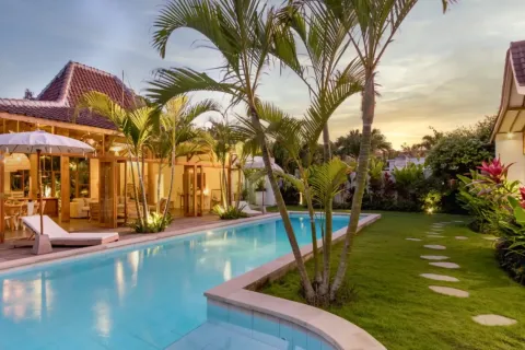 Vila 4 kamar tidur di Kerobokan, Badung, Bali (11109)