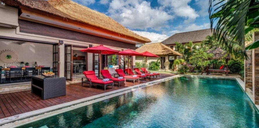 Vila 5 kamar tidur di Seminyak, Badung, Bali (1215)