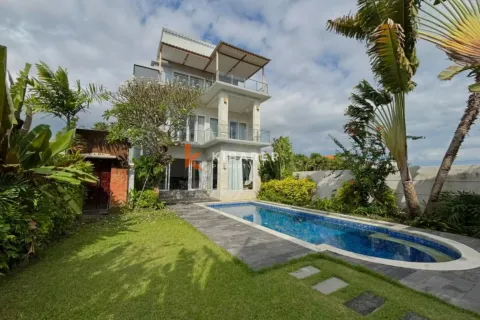 Vila 3 kamar tidur di Tibubeneng, Badung, Bali (12453)