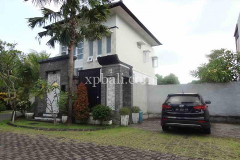 Vila 3 kamar tidur di Kerobokan, Badung, Bali (926)