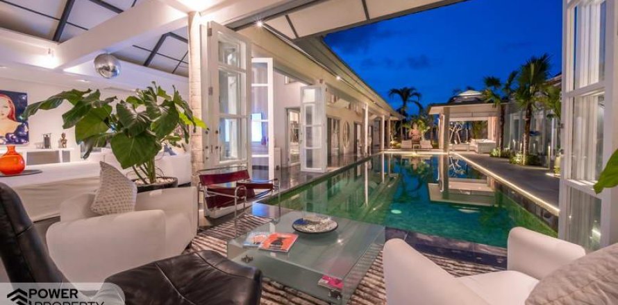 4 bedrooms Villa in South Denpasar, Denpasar, Bali (9216)