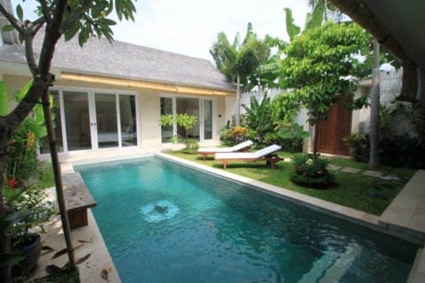 Vila 3 kamar tidur di Canggu, Badung, Bali (1030)