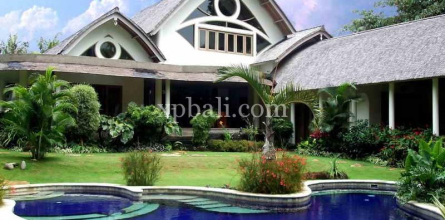 Vila 3 kamar tidur di Canggu, Badung, Bali (1031)
