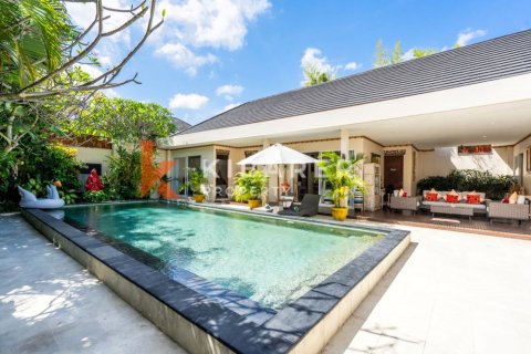 Vila 3 kamar tidur di Seminyak, Badung, Bali (13675)