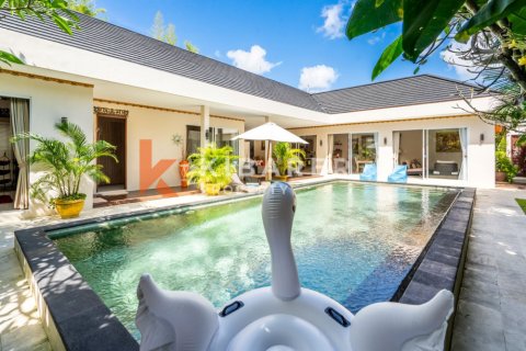 Vila 3 kamar tidur di Seminyak, Badung, Bali (13676)