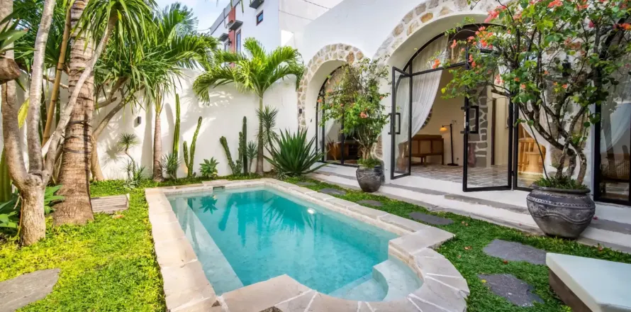 3 bedrooms Villa in Tibubeneng, Badung, Bali (10732)