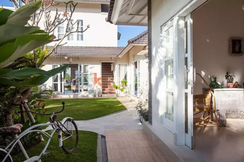 Vila 3 kamar tidur di Canggu, Badung, Bali (12438)