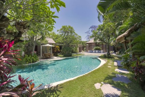 Vila 5 kamar tidur di Seminyak, Badung, Bali (1178)
