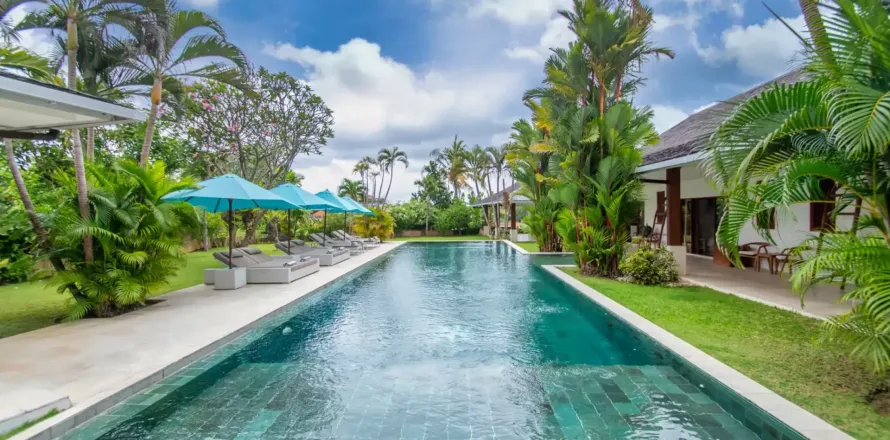 5 bedrooms Villa in Tibubeneng, Badung, Bali (11204)