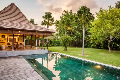 4 bedrooms Villa in Badung, Bali (10816) 2