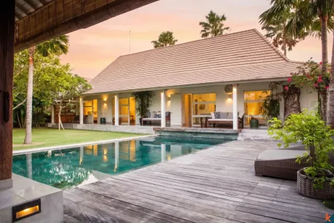 4 bedrooms Villa in Badung, Bali (10816) 3