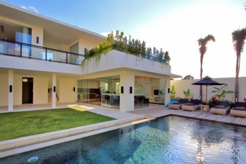 Vila 3 kamar tidur di Seminyak, Badung, Bali (1552)