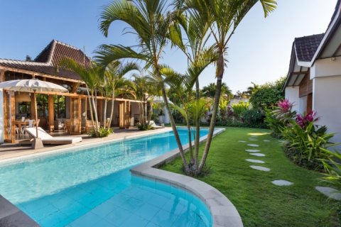 Vila 4 kamar tidur di Seminyak, Badung, Bali (1711)