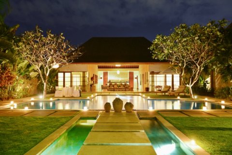 Vila 6 kamar tidur di Seminyak, Badung, Bali (1121)