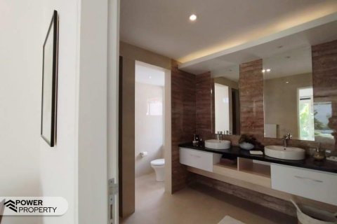 3 bedrooms Villa in Tampaksiring, Gianyar, Bali (9962) 23