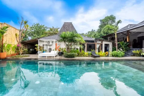 Vila 5 kamar tidur di Canggu, Badung, Bali (13000)