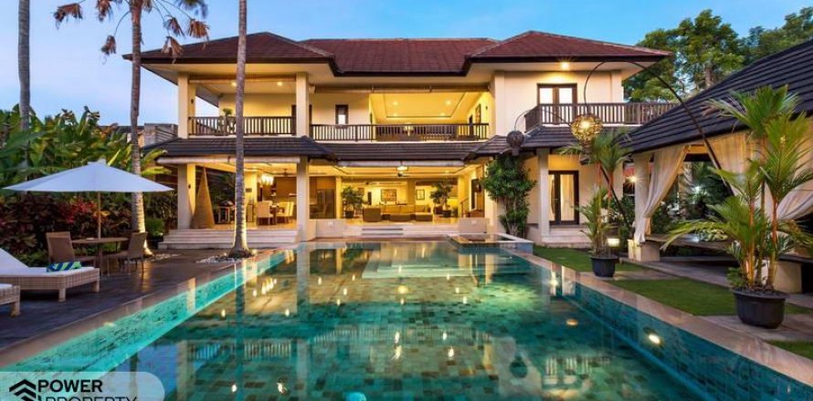 Vila 8 kamar tidur di Nusa Dua, Badung, Bali (707)