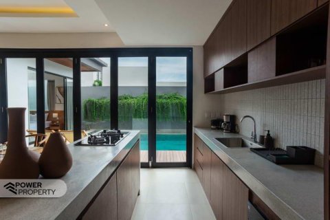 Vila 4 kamar tidur di Canggu, Badung, Bali (10108)
