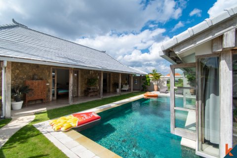 Vila 4 kamar tidur di Kerobokan, Badung, Bali (11780)