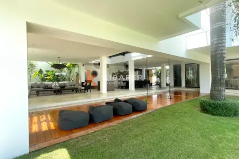5 bedrooms Villa in Tumbak Bayuh, Mengwi, Badung, Bali (13505) 12