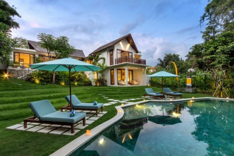 Vila 4 kamar tidur di Tumbak Bayuh, Mengwi, Badung, Bali (12513)