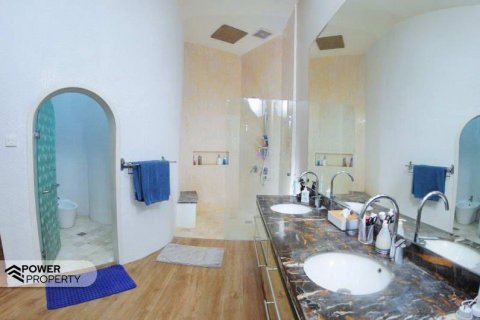 5 bedrooms Villa in South Denpasar, Denpasar, Bali (8754) 5