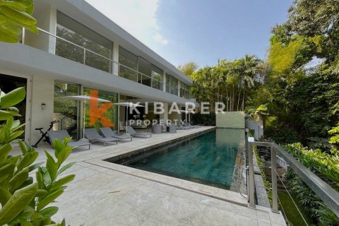 Vila 4 kamar tidur di Kerobokan, Badung, Bali (12872)