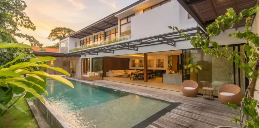 4 bedrooms Villa in Tibubeneng, Badung, Bali (10997)