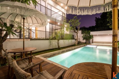 Vila 6 kamar tidur di Jimbaran, Badung, Bali (11810)