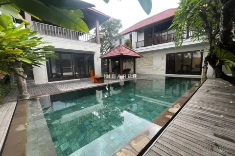 Vila 4 kamar tidur di Kerobokan, Badung, Bali (13164)
