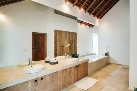 3 bedrooms Villa in Badung, Bali (11388) 16