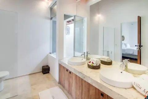 3 bedrooms Villa in Badung, Bali (11388) 18