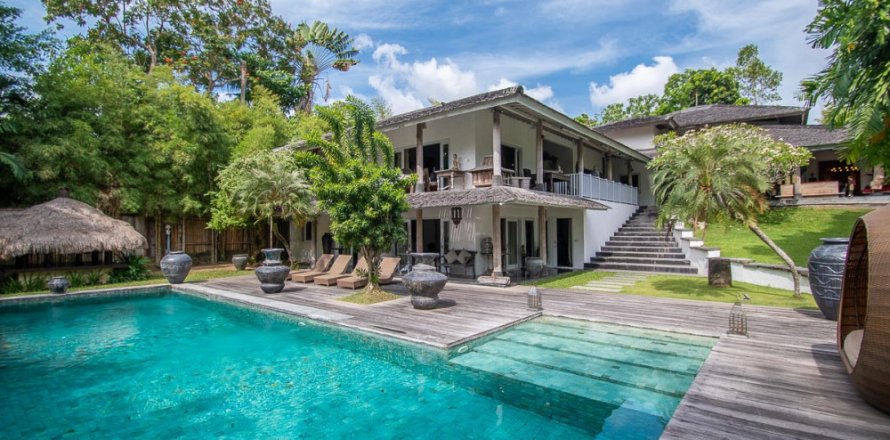4 bedrooms Villa in Badung, Bali (11630)