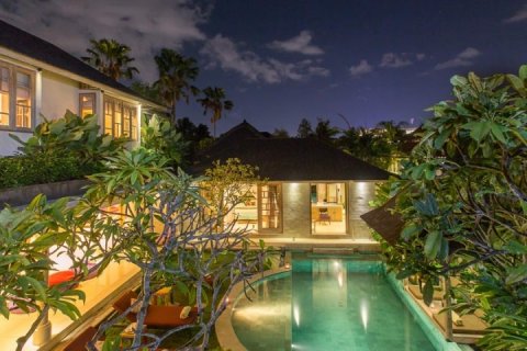 Vila 2 kamar tidur di Seminyak, Badung, Bali (1798)