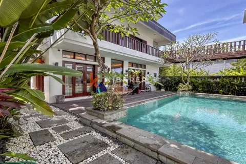 Vila 3 kamar tidur di Tibubeneng, Badung, Bali (12444)